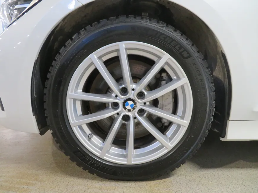 aa BMW 330 D