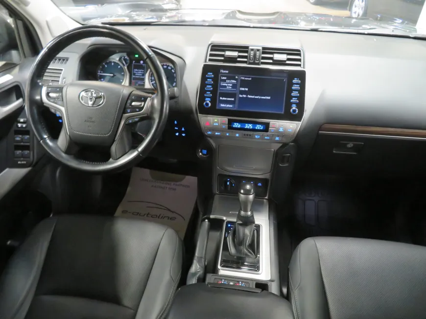 aa Toyota Land Cruiser Executive N1