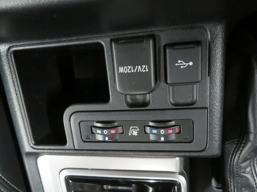 aa Toyota Land Cruiser Executive N1