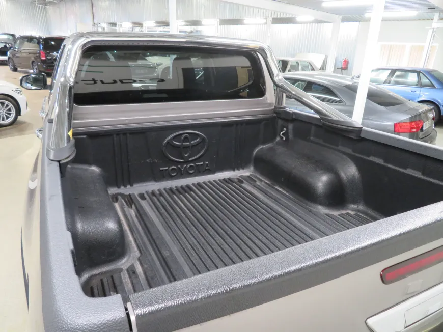 aa Toyota Hilux Legend