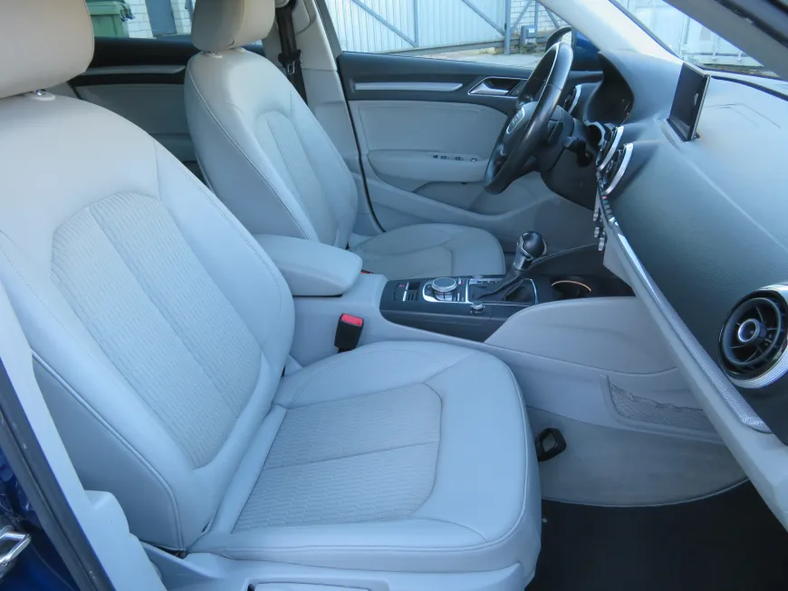 aa Audi A3 Ambiente 