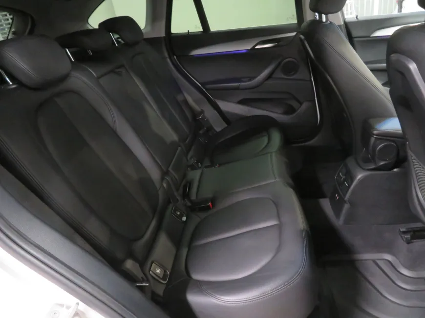 aa BMW X1 sDrive18i