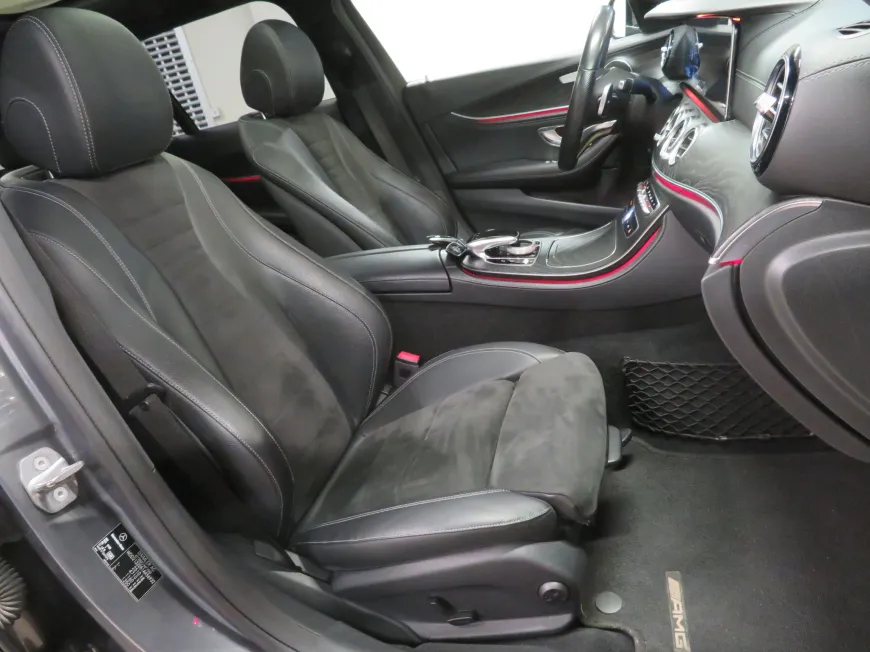 aa Mercedes-Benz E 220 D 4Matic AMG