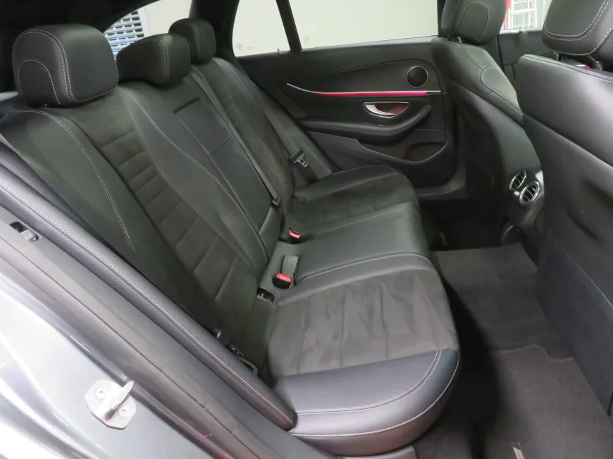 aa Mercedes-Benz E 220 D 4Matic AMG