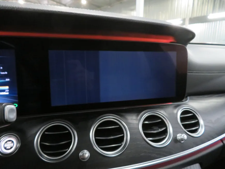 aa Mercedes-Benz E 220 D 4Matic AMG