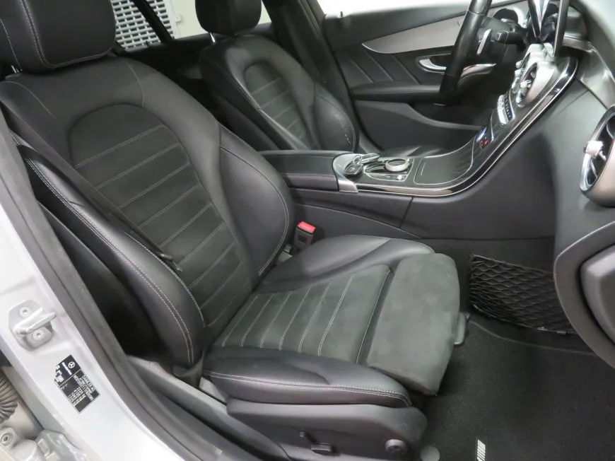aa Mercedes-Benz C 200 D AMG